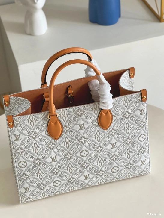 MM VUITTON LOUIS ONTHEGO 0512